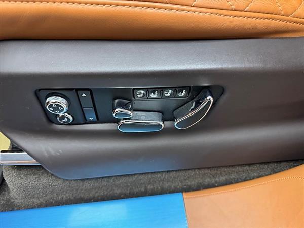 添越 2016款 6.0T 标准版