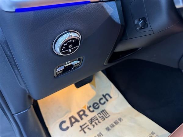 奔驰GLC 2024款 GLC 260 L 4MATIC 豪华型 7座