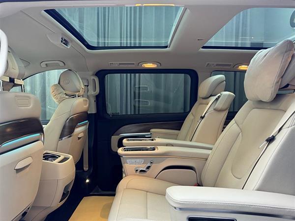 奔驰V级 2020款 V 260 尊贵版
