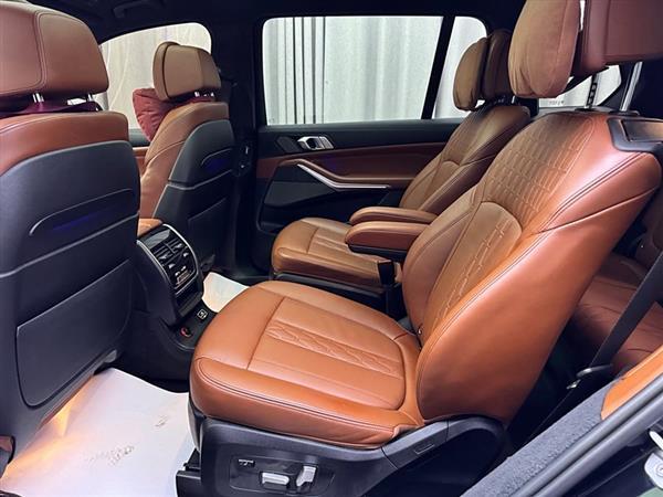 宝马X7 2022款 xDrive40i 尊享型M运动套装