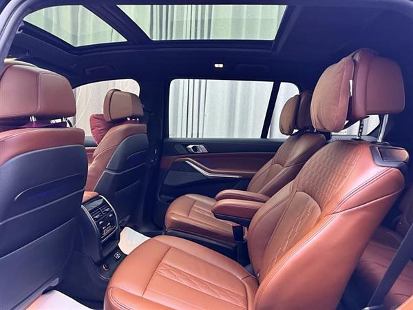 宝马X7 2022款 xDrive40i 尊享型M运动套装