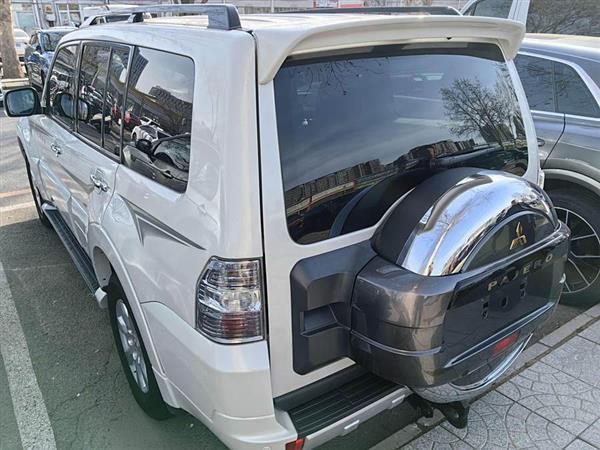 帕杰罗(进口) 2015款 3.0L 自动精英超越版 国IV