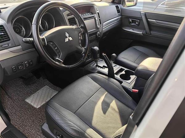 帕杰罗(进口) 2015款 3.0L 自动精英超越版 国IV