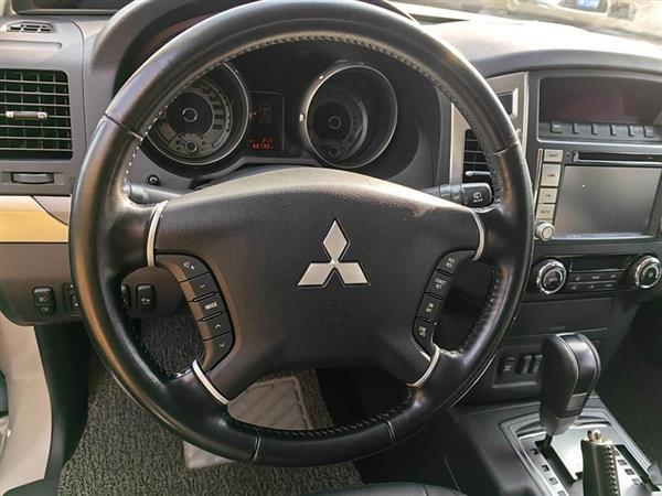 帕杰罗(进口) 2015款 3.0L 自动精英超越版 国IV
