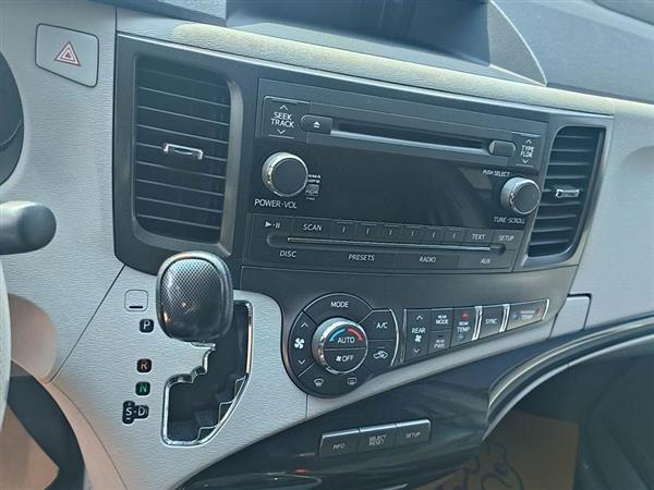 SIENNA 2011款 3.5L 两驱自动型