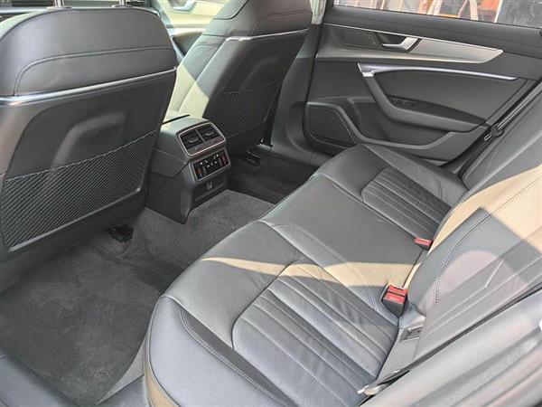 奥迪A6L 2021款 45 TFSI 臻选致雅型