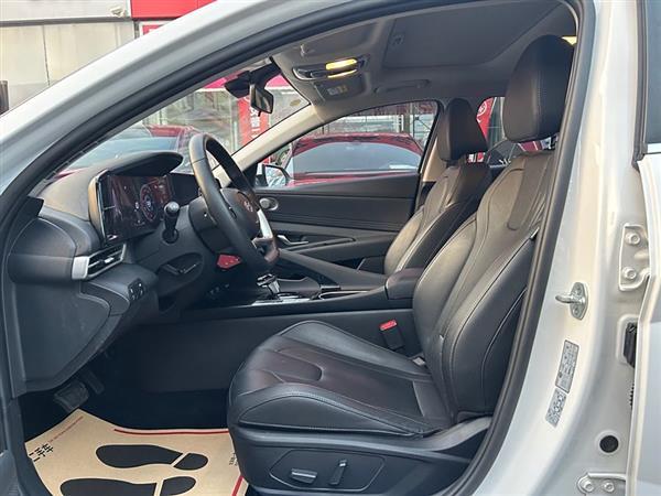 伊兰特 2023款 1.5L CVT LUX尊贵版