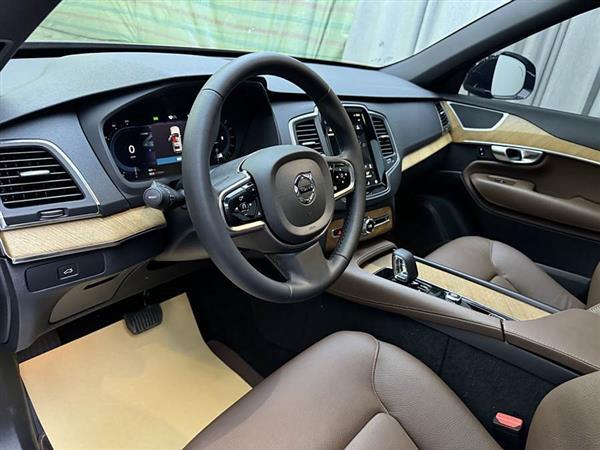 沃尔沃XC90 2023款 B5 智行豪华版 5座