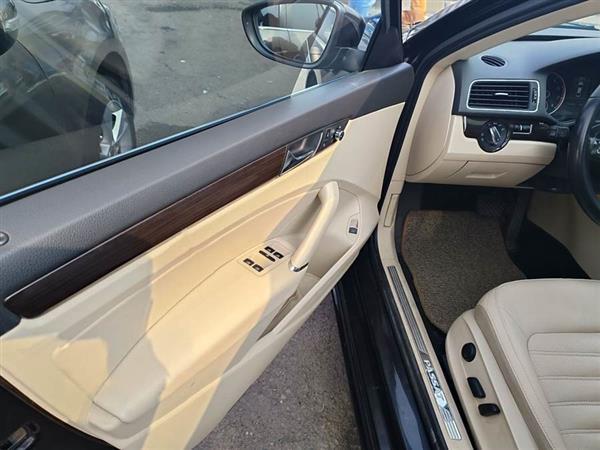 帕萨特 2013款 1.8TSI DSG御尊版