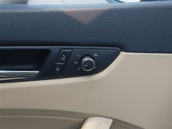 帕萨特 2013款 1.8TSI DSG御尊版