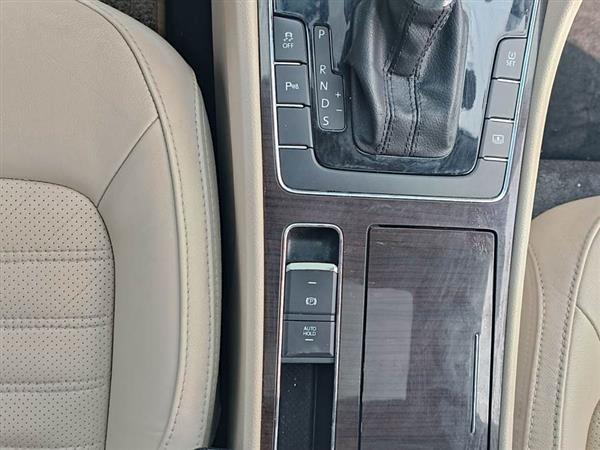 帕萨特 2013款 1.8TSI DSG御尊版