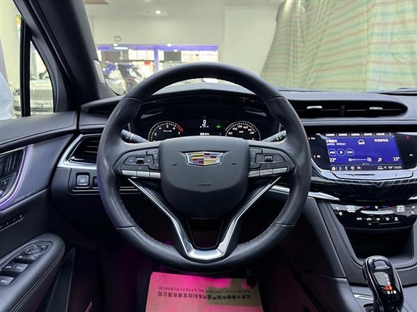 凯迪拉克XT6 2022款 2.0T 六座四驱豪华型