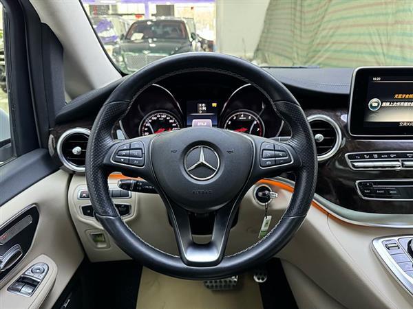 奔驰V级 2018款 V 260 L 尊贵加长版 国VI