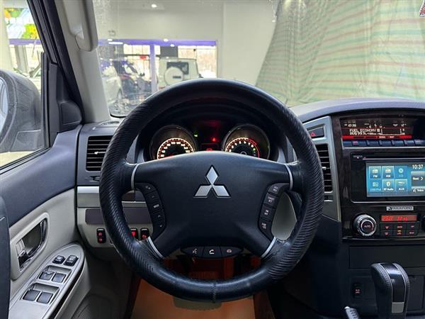 帕杰罗(进口)V97 2018款 3.8L 中东版