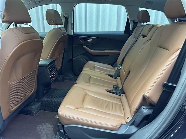 奥迪Q7 2021款 45 TFSI quattro S line运动型