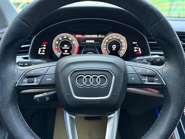 奥迪Q7 2021款 45 TFSI quattro S line运动型