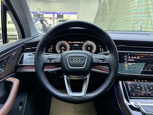 奥迪Q7 2021款 45 TFSI quattro S line运动型