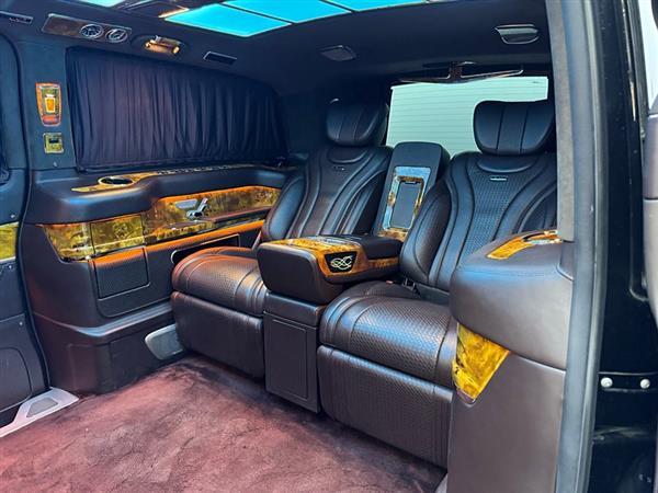 奔驰V级 2021款 V 260 L 长轴距豪华版