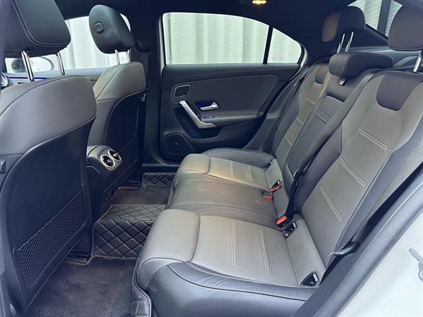 奔驰A级AMG 2022款 AMG A 35 L 4MATIC