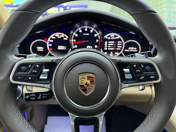 Panamera 2017款 Panamera 4 行政加长版 3.0T