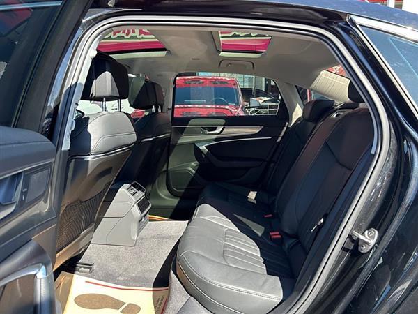 奥迪A6L 2022款 45 TFSI 臻选致雅型