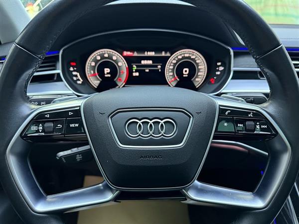 奥迪A8 2021款 A8L 50 TFSI quattro 舒适型