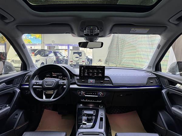 奥迪Q5L 2022款 45T 豪华动感型
