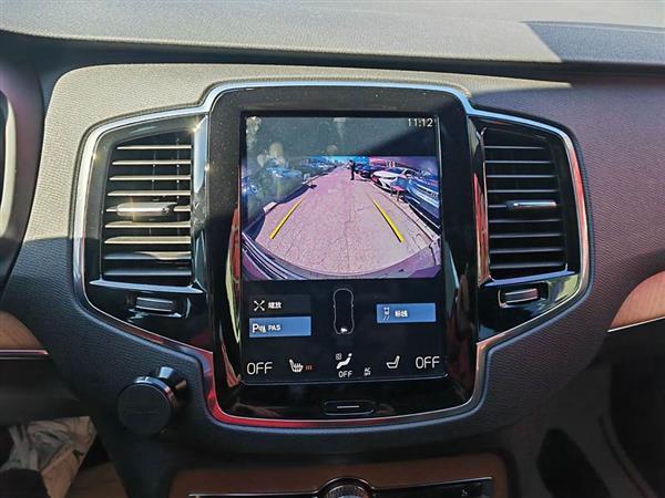 沃尔沃XC90 2022款 B6 智逸豪华版 7座