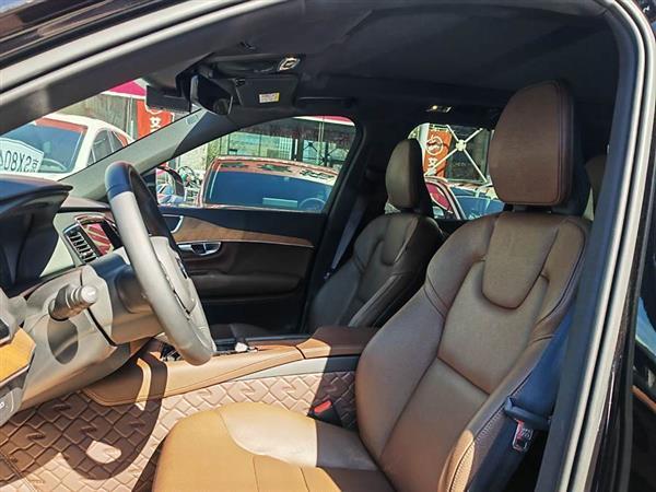 沃尔沃XC90 2022款 B6 智逸豪华版 7座