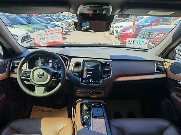 沃尔沃XC90 2022款 B6 智逸豪华版 7座