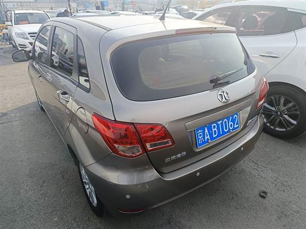 北京汽车E系列 2013款 两厢 1.5L 自动乐天版