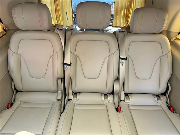 奔驰V级 2016款 V 260 L 尊贵加长版
