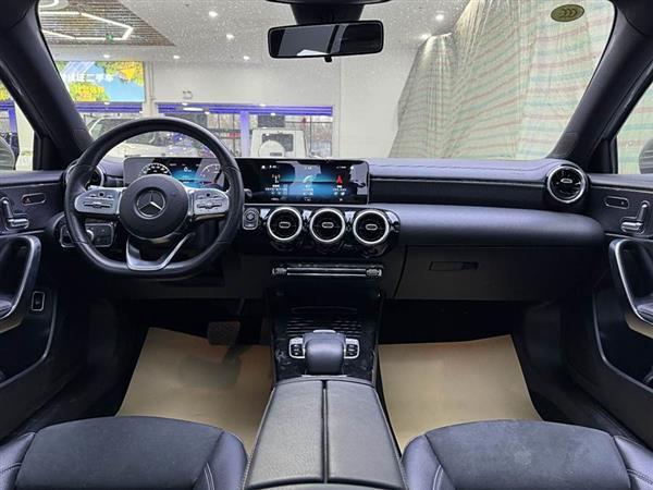 奔驰A级 2019款 A 200 L 运动轿车