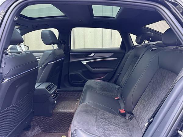 奥迪A6L 2021款 55 TFSI quattro 尊享动感型