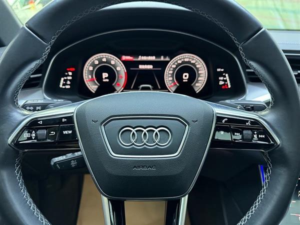 奥迪A6L 2021款 55 TFSI quattro 尊享动感型