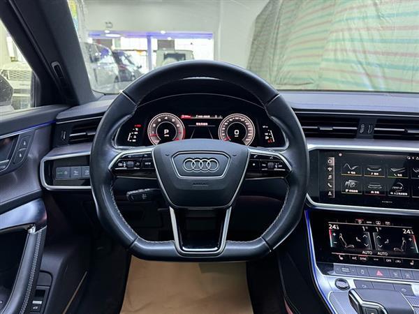 奥迪A6L 2021款 55 TFSI quattro 尊享动感型