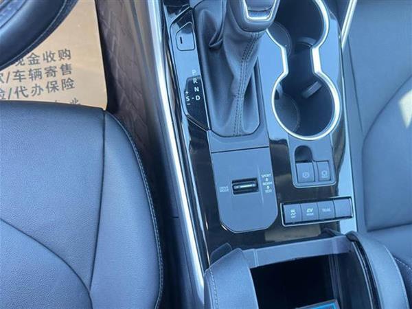 汉兰达 2023款 2.5L智能电混双擎四驱至尊版 7座