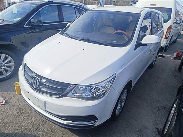 宝骏730 2016款 改款 1.5L 手动标准型 5座