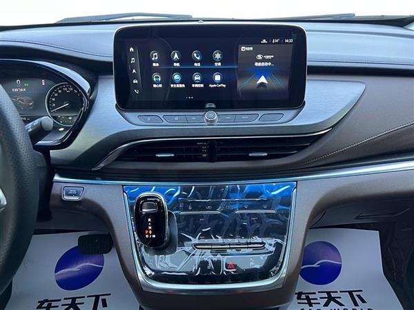 别克GL8 2023款 陆上公务舱 652T 豪华型