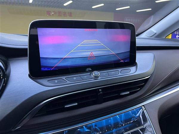 别克GL8 2023款 陆上公务舱 652T 豪华型