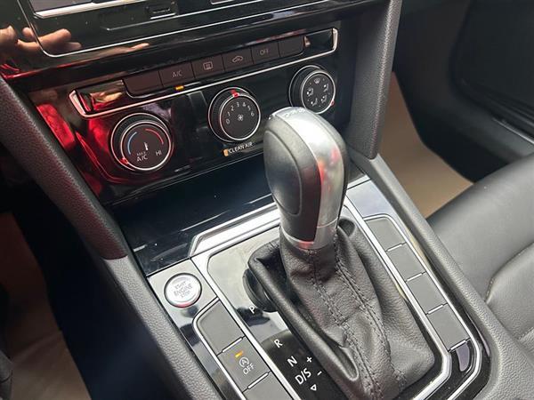 迈腾 2018款 330TSI DSG 领先型