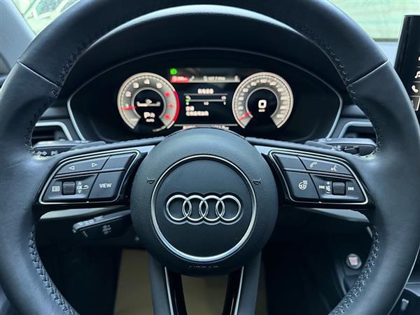 奥迪A4L 2022款 40 TFSI 时尚动感型
