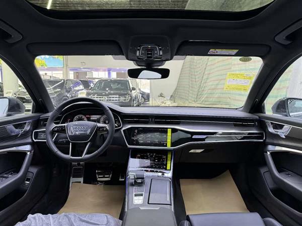 奥迪A6L 2024款 45 TFSI 臻选动感型