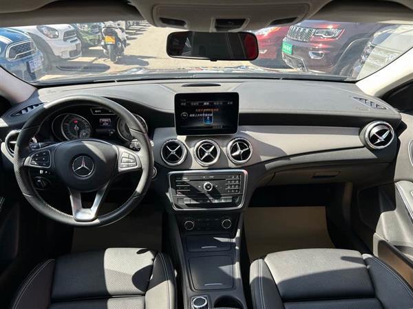 奔驰GLA 2016款 GLA 200 动感型