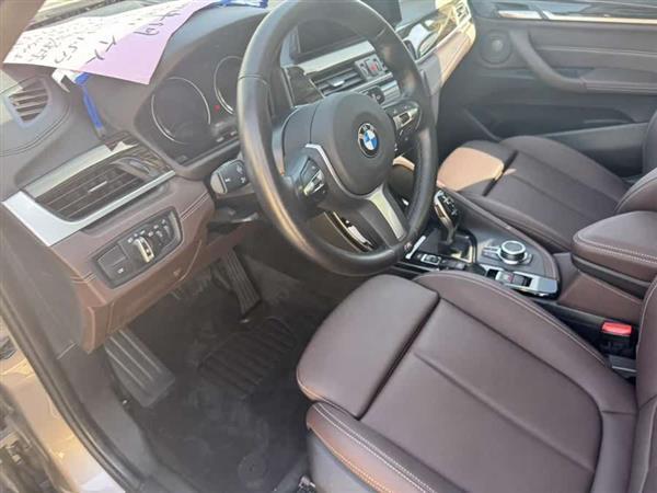 宝马X1 2022款 改款 xDrive25Li 尊享型