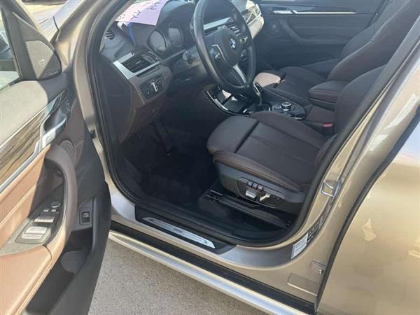 宝马X1 2022款 改款 xDrive25Li 尊享型