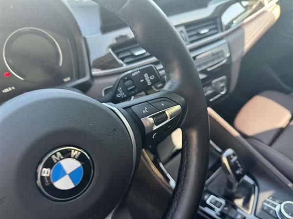宝马X1 2022款 改款 xDrive25Li 尊享型