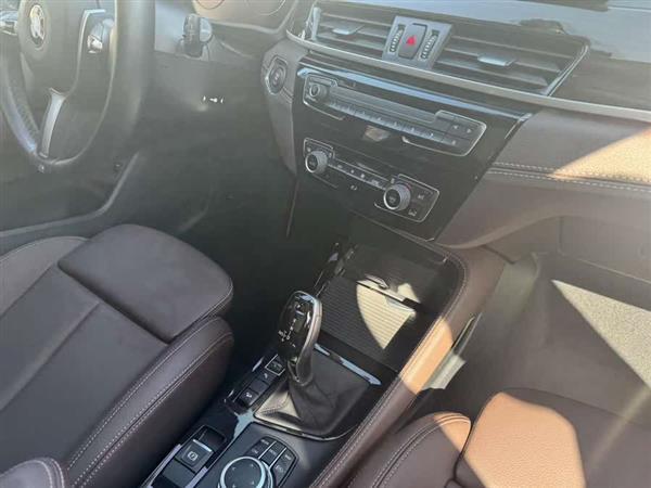 宝马X1 2022款 改款 xDrive25Li 尊享型