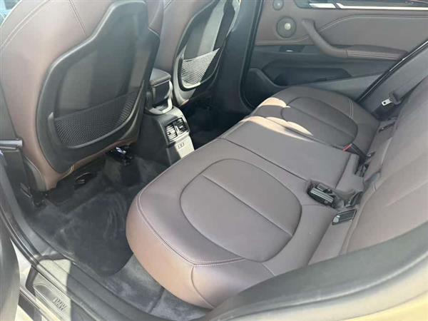 宝马X1 2022款 改款 xDrive25Li 尊享型