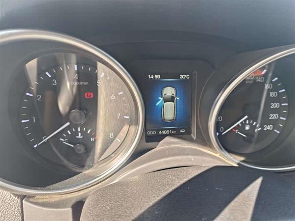 哈弗H8 2015款 2.0T 四驱尊享型